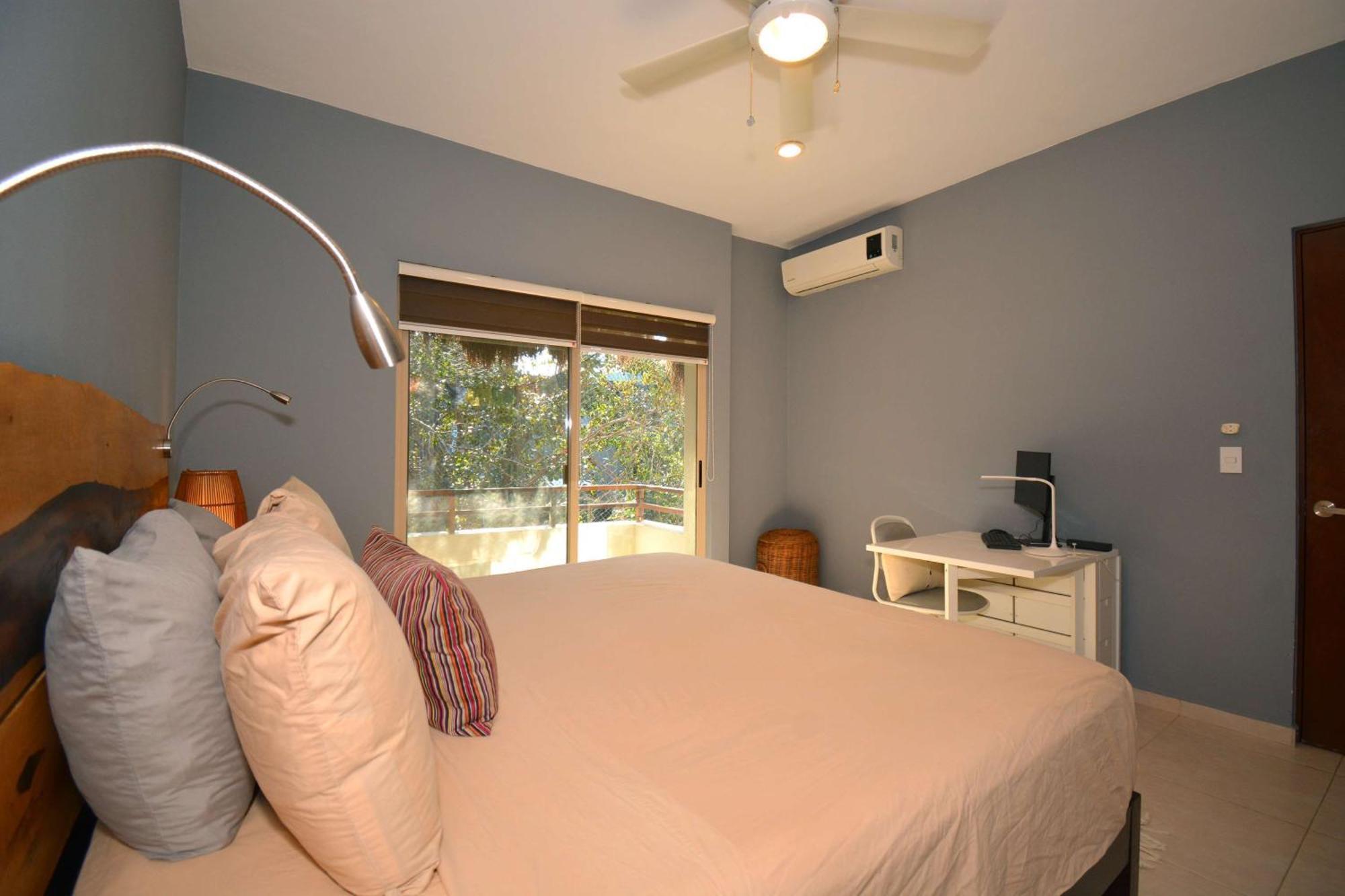 Apartamento 2br 2ba Penthouse With Private Rooftop Terrace *