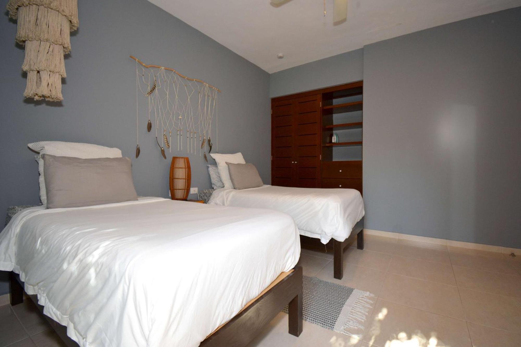 Apartment 2br 2ba Penthouse With Private Rooftop Terrace